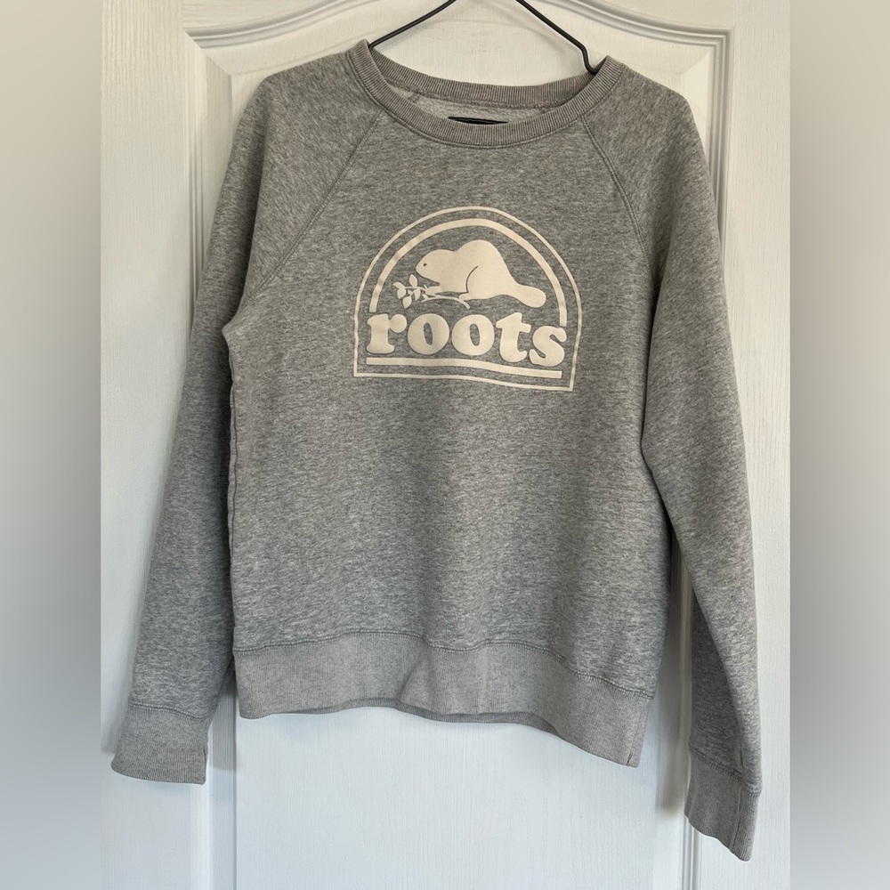 Roots Gray Crewneck Women’s Sweatshirt Size Medium